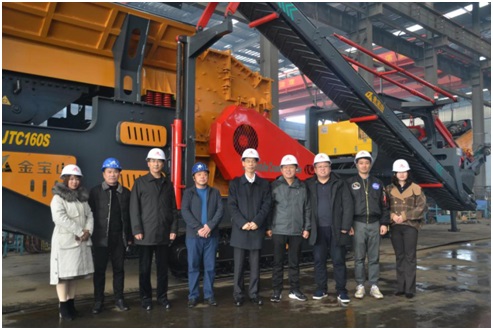 砂石協會金寶山機械合影胡幼奕